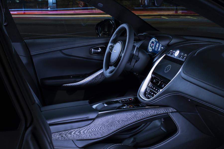 Интерьер Aston Martin DBX by Q 2020 года  (фото 3 из 11)